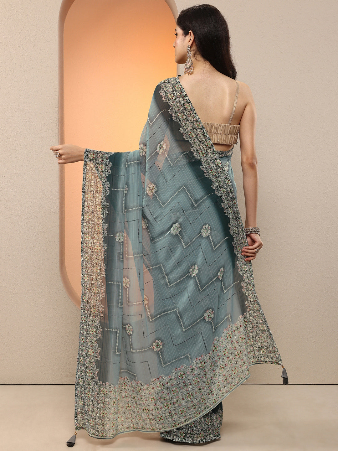  Grey Printed Georgette Saree With Unstitched Blouse Piece 