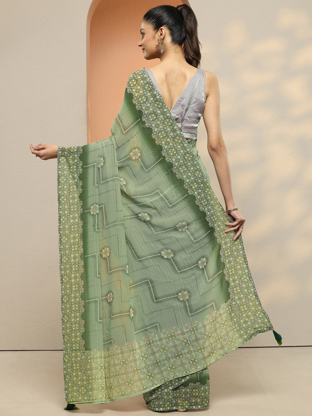  Green Printed Georgette Saree With Unstitched Blouse Piece 