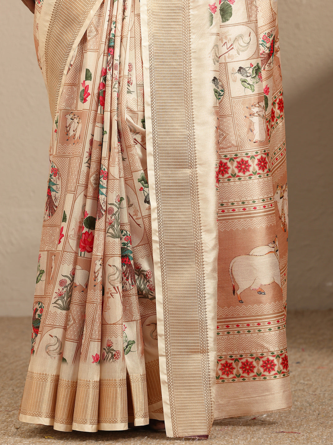  Gold Printed Silk Blend Saree With Unstitched Blouse Piece 