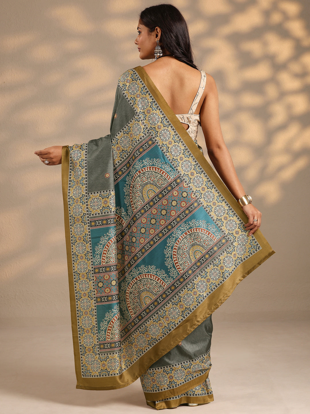  Grey Printed Silk Blend Saree With Unstitched Blouse Piece 
