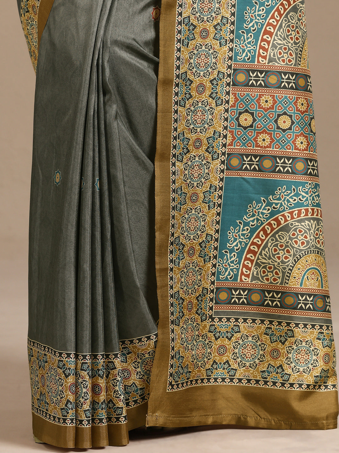  Grey Printed Silk Blend Saree With Unstitched Blouse Piece 