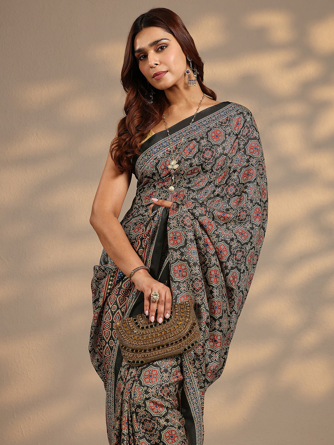 Charcoal Printed Silk Blend Saree With Unstitched Blouse Piece
