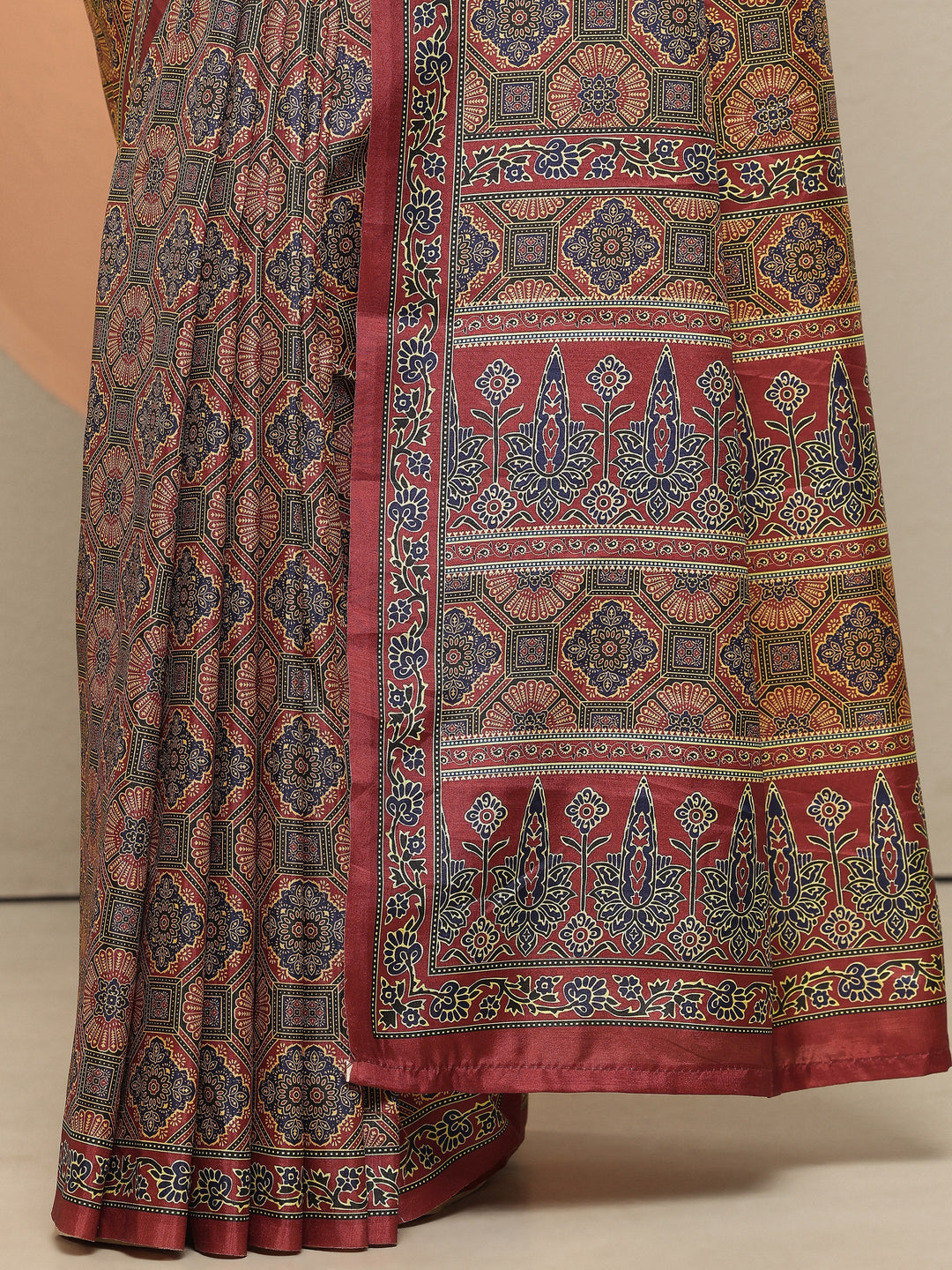  Red Printed Silk Blend Saree With Unstitched Blouse Piece 