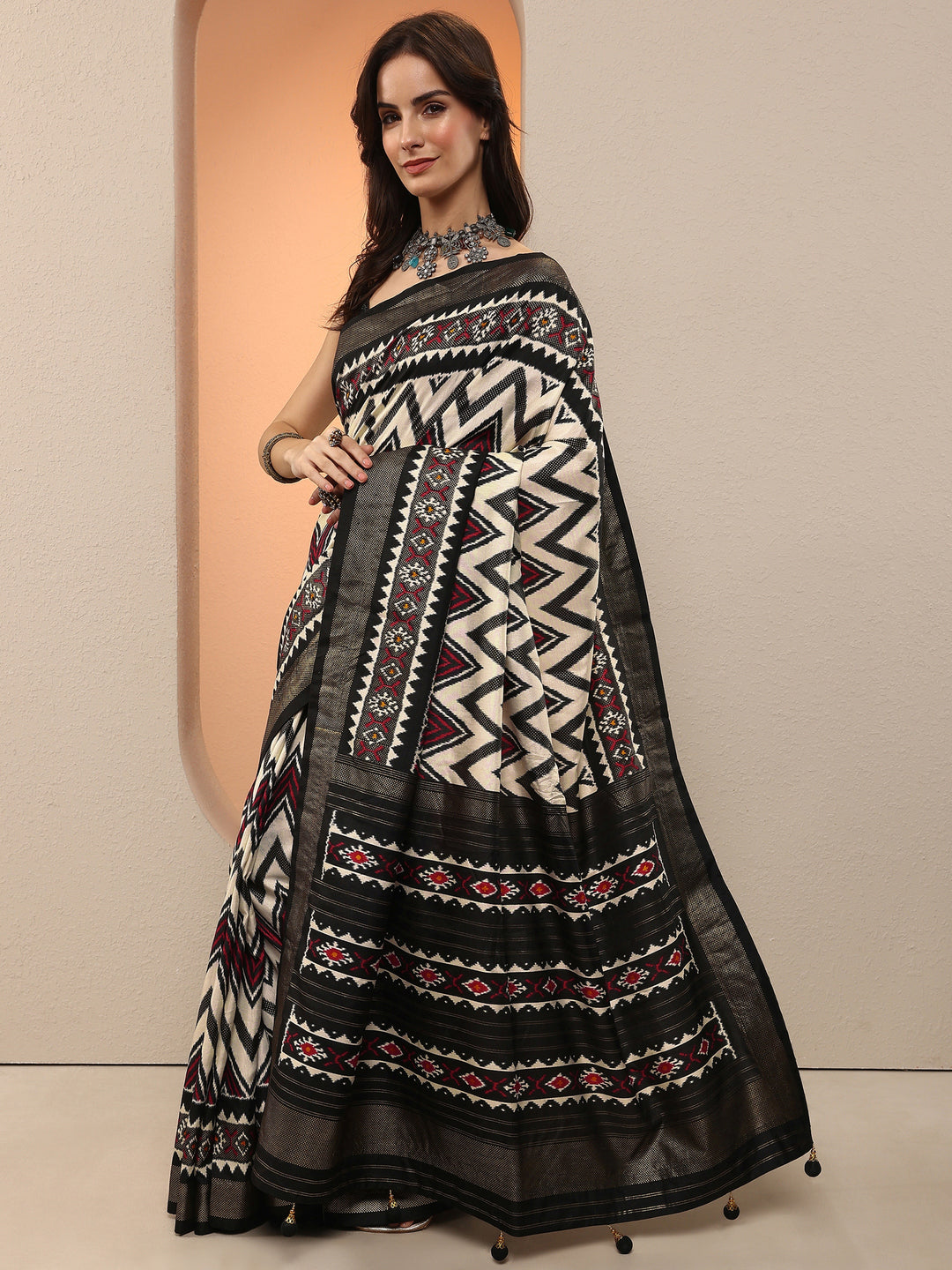  Black Chevron Printed Silk Blend Saree With Unstitched Blouse Piece 