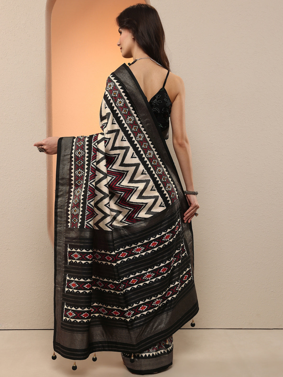 Black Chevron Printed Silk Blend Saree With Unstitched Blouse Piece 