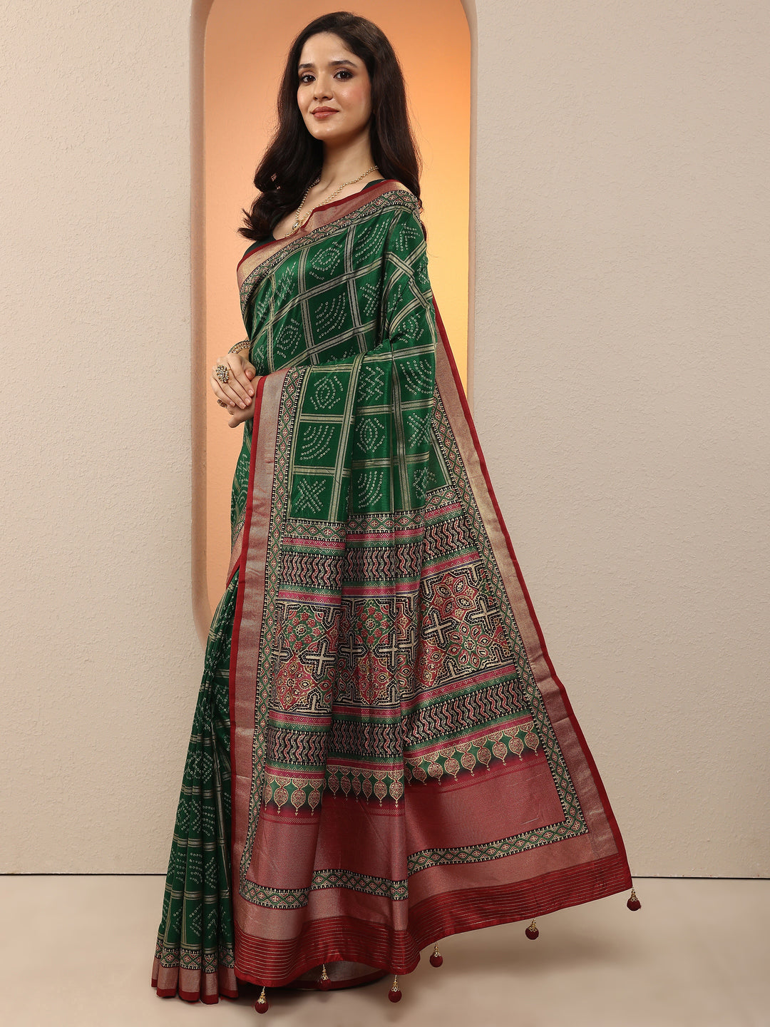  Green Bandhani Printed Silk Blend Saree With Unstitched Blouse Piece 