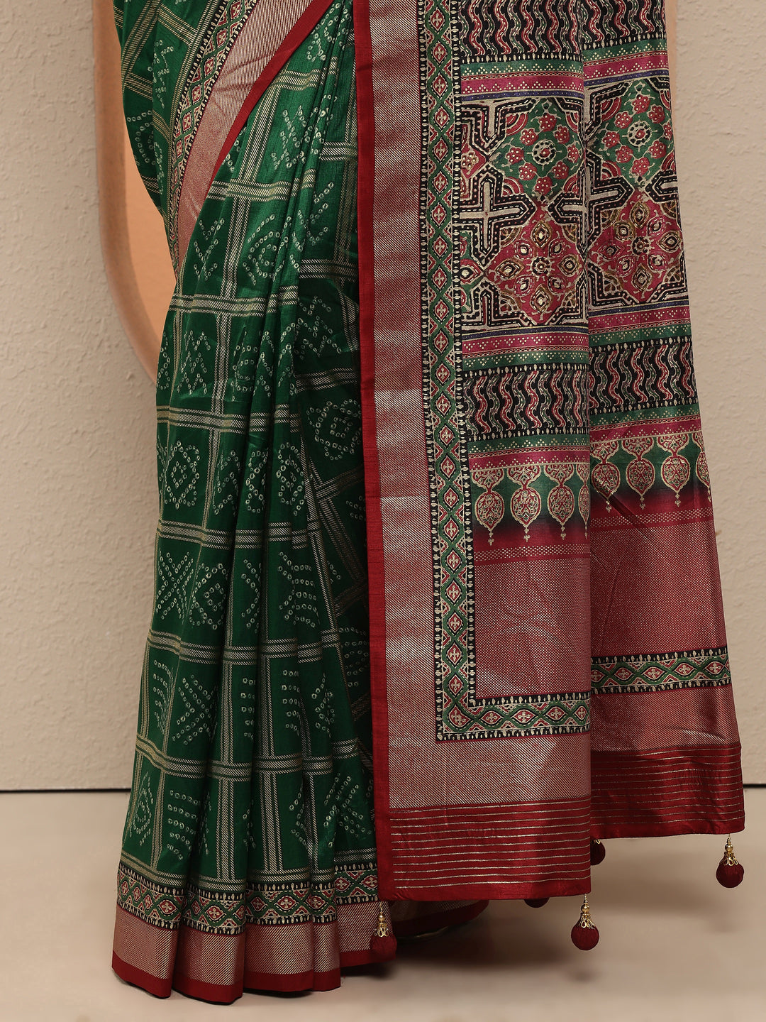  Green Bandhani Printed Silk Blend Saree With Unstitched Blouse Piece 