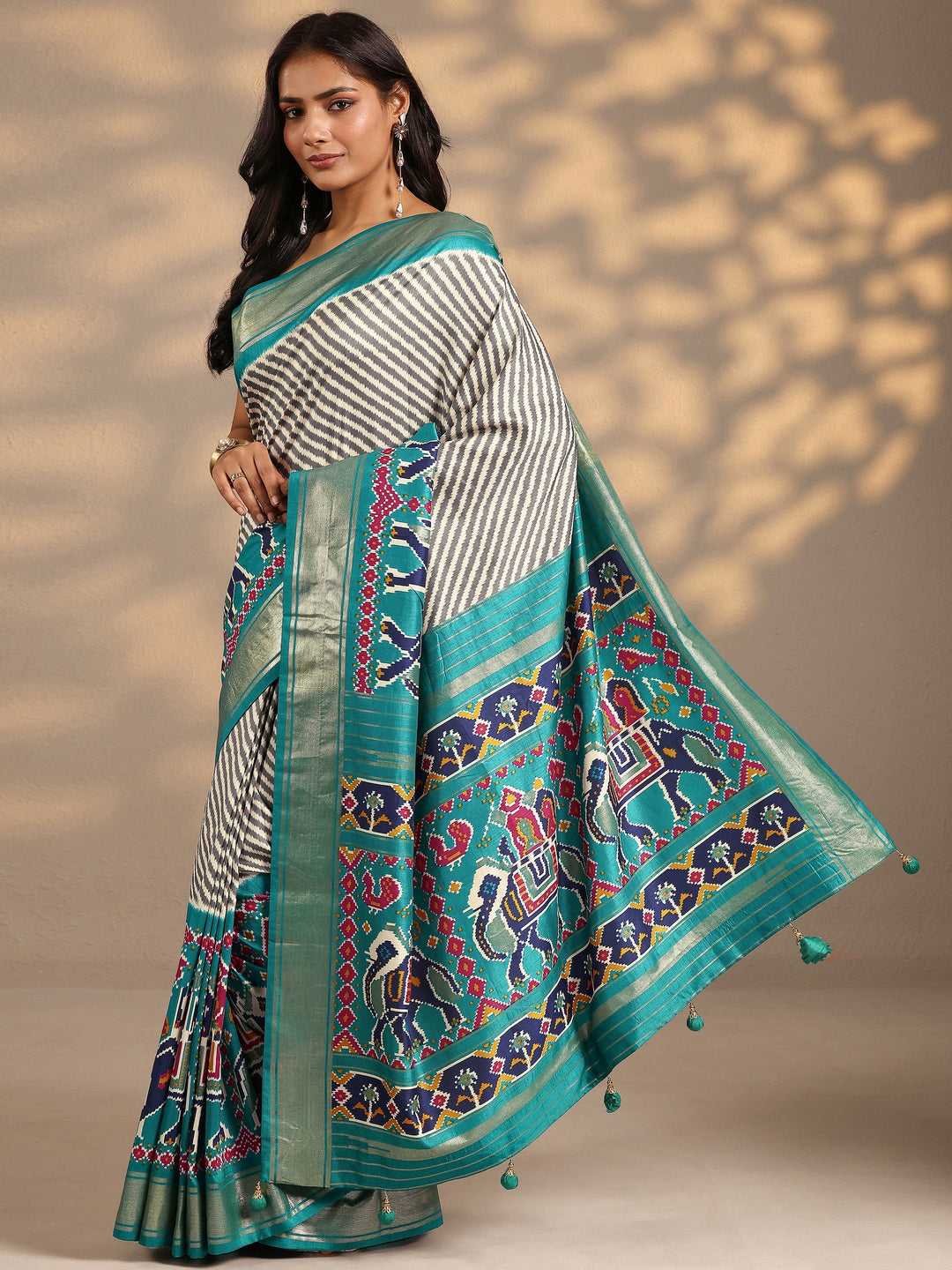  Grey Leheriya Printed Silk Blend Saree With Unstitched Blouse Piece 