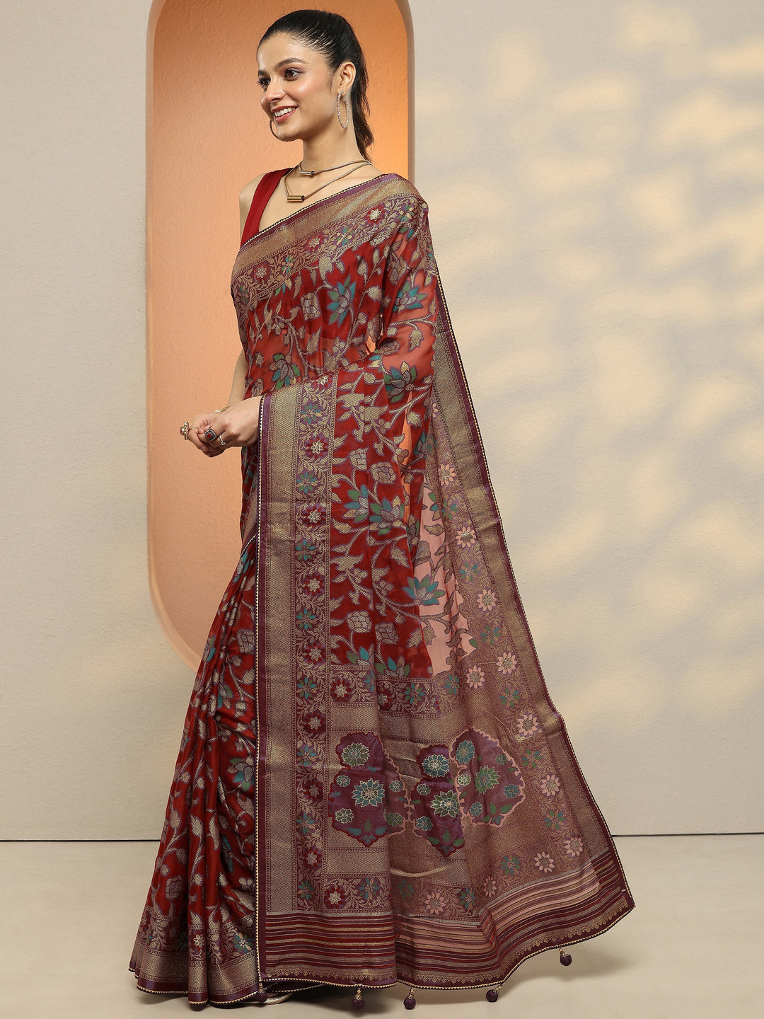  Maroon Printed Georgette Saree With Unstitched Blouse Piece 