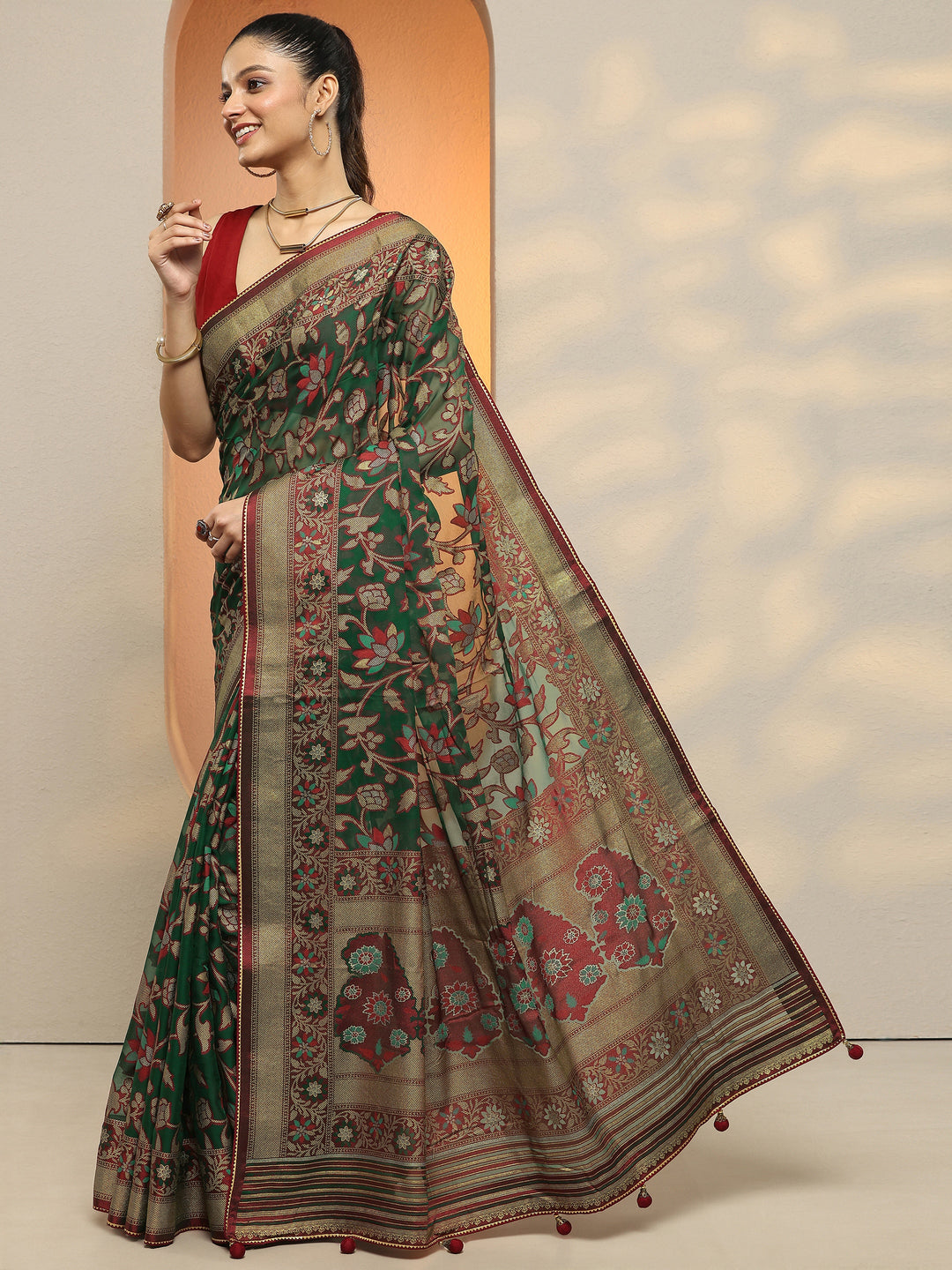  Green Printed Georgette Saree With Unstitched Blouse Piece 