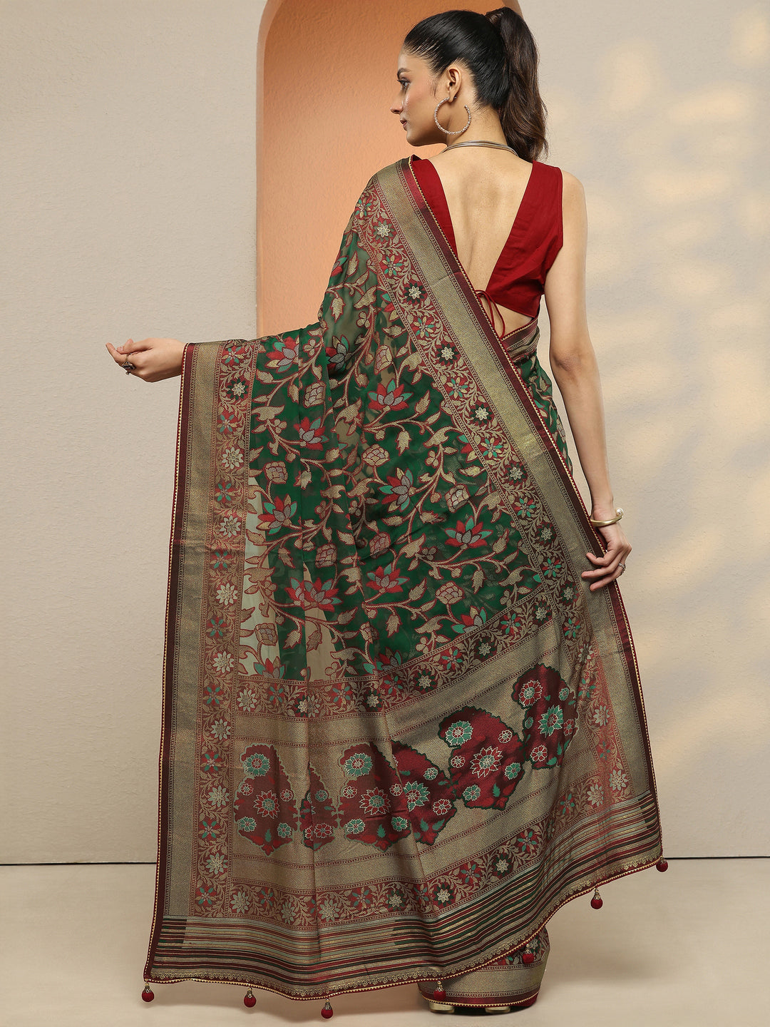  Green Printed Georgette Saree With Unstitched Blouse Piece 