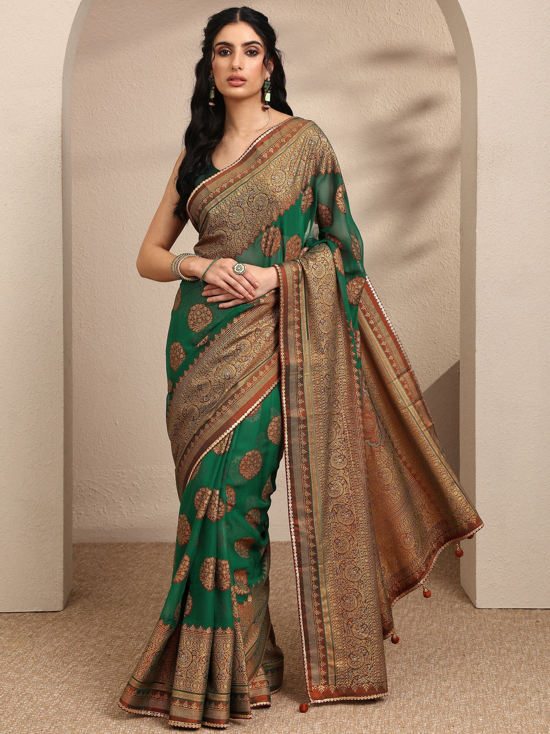  Green Printed Georgette Saree With Unstitched Blouse Piece 