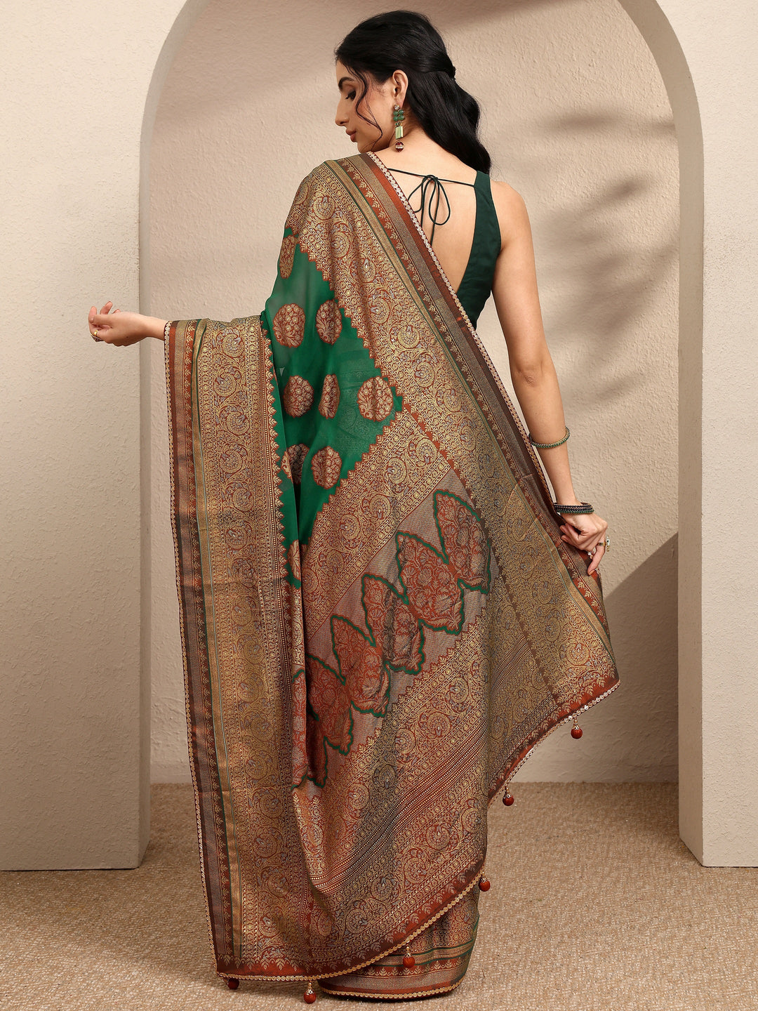  Green Printed Georgette Saree With Unstitched Blouse Piece 