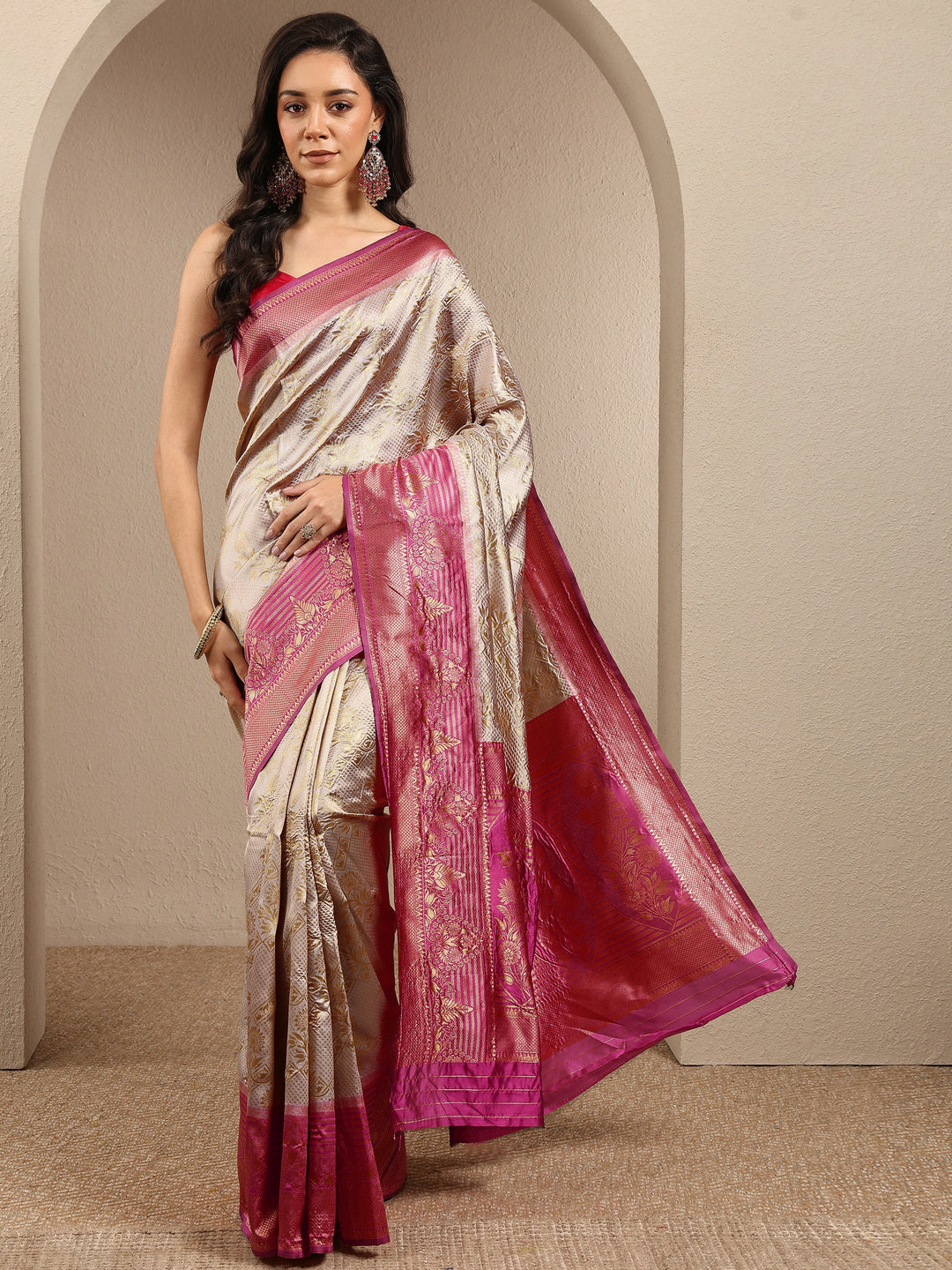  Gold Woven Design Banarsi Silk Blend Saree With Unstitched Blouse Piece 