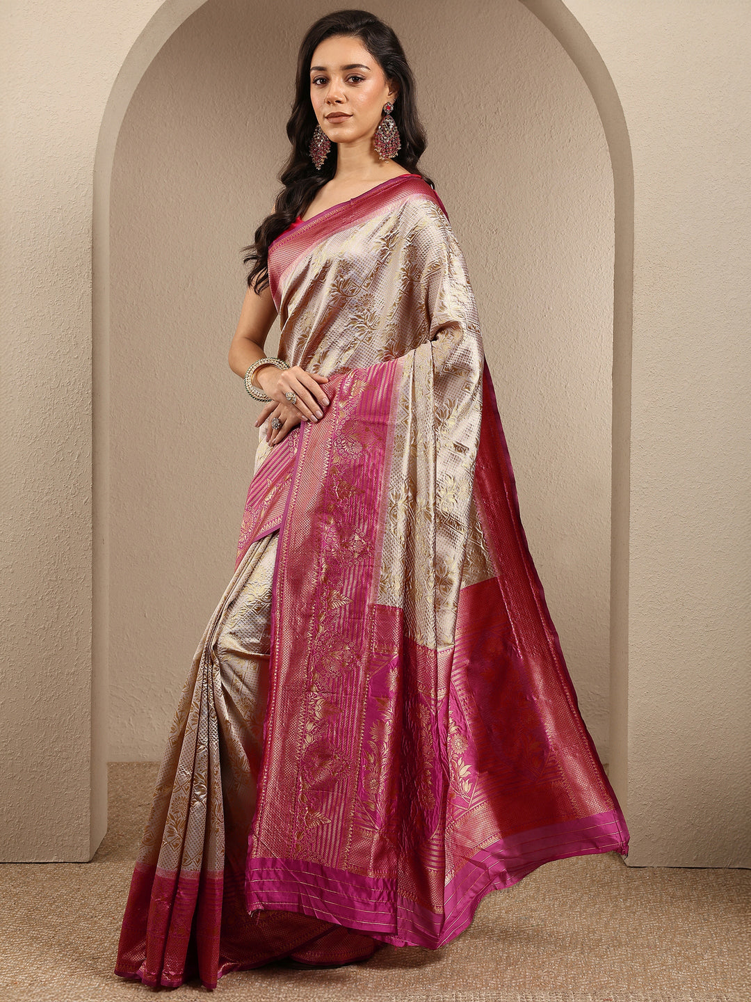  Gold Woven Design Banarsi Silk Blend Saree With Unstitched Blouse Piece 