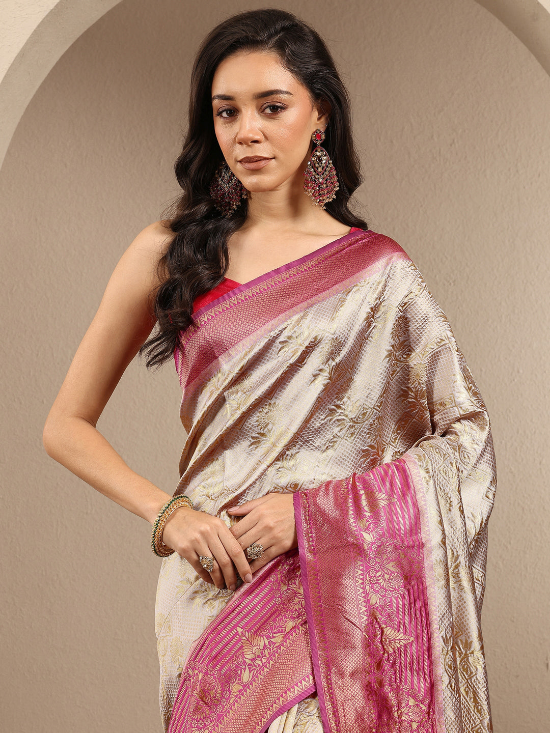  Gold Woven Design Banarsi Silk Blend Saree With Unstitched Blouse Piece 
