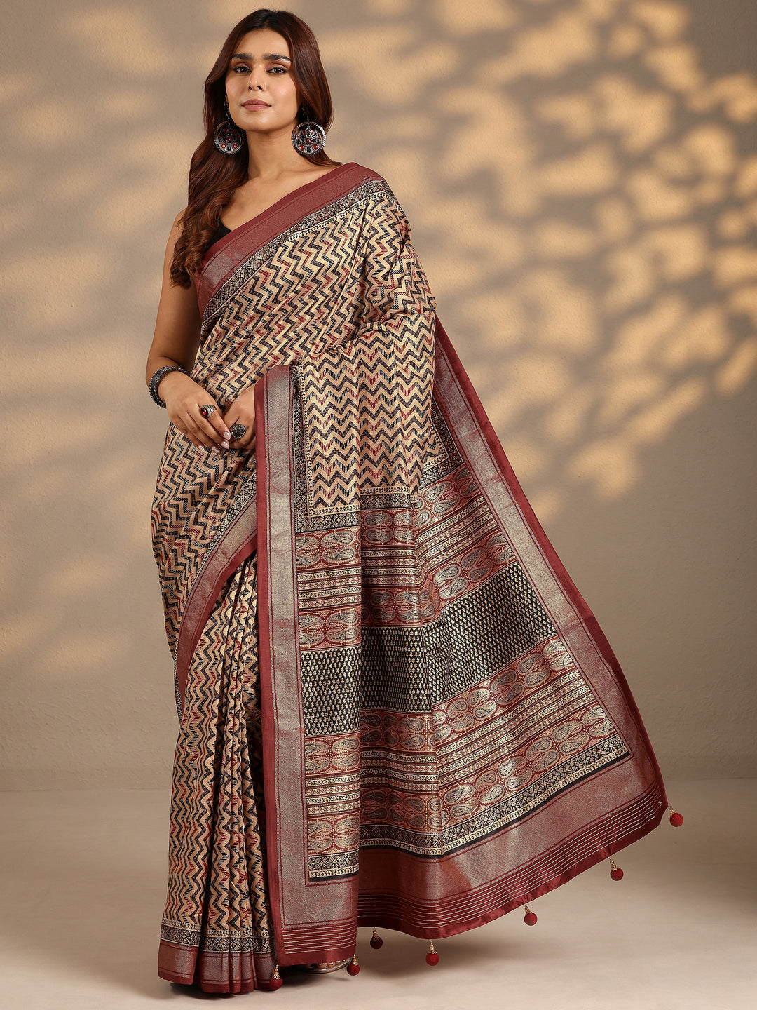  Beige Chevron Printed Silk Blend Saree With Unstitched Blouse Piece 