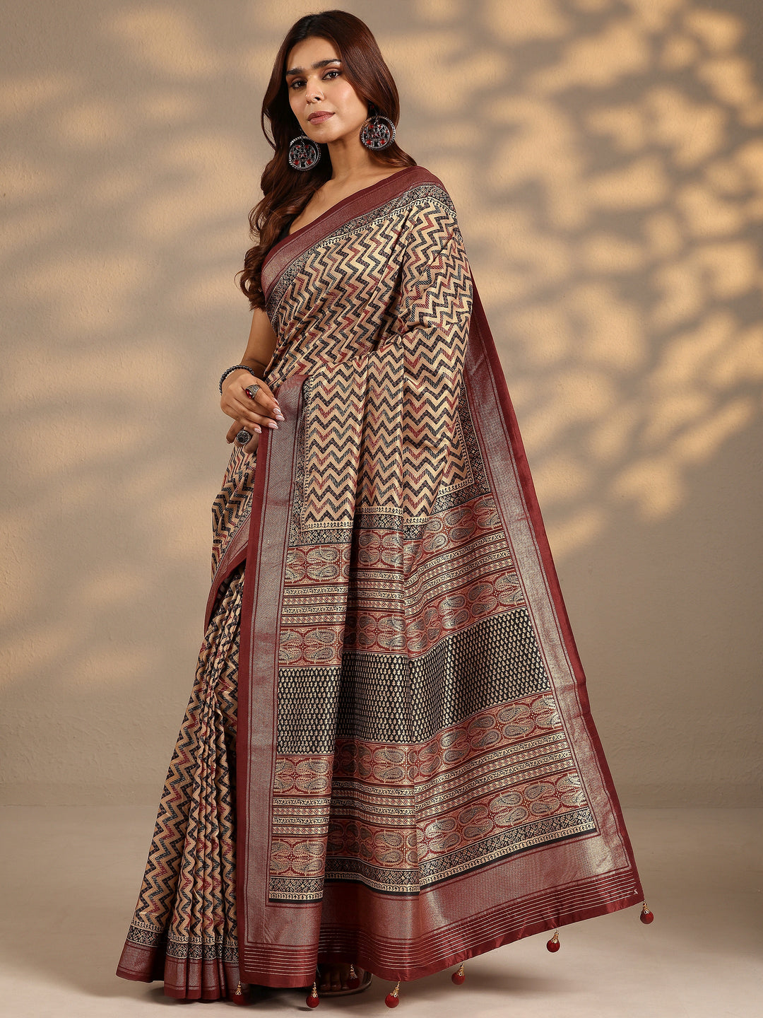  Beige Chevron Printed Silk Blend Saree With Unstitched Blouse Piece 