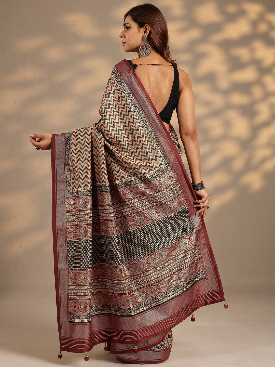  Beige Chevron Printed Silk Blend Saree With Unstitched Blouse Piece 