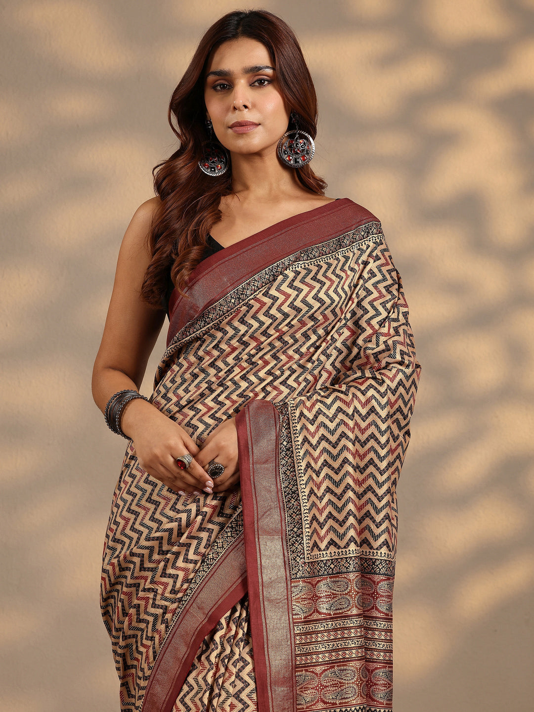  Beige Chevron Printed Silk Blend Saree With Unstitched Blouse Piece 