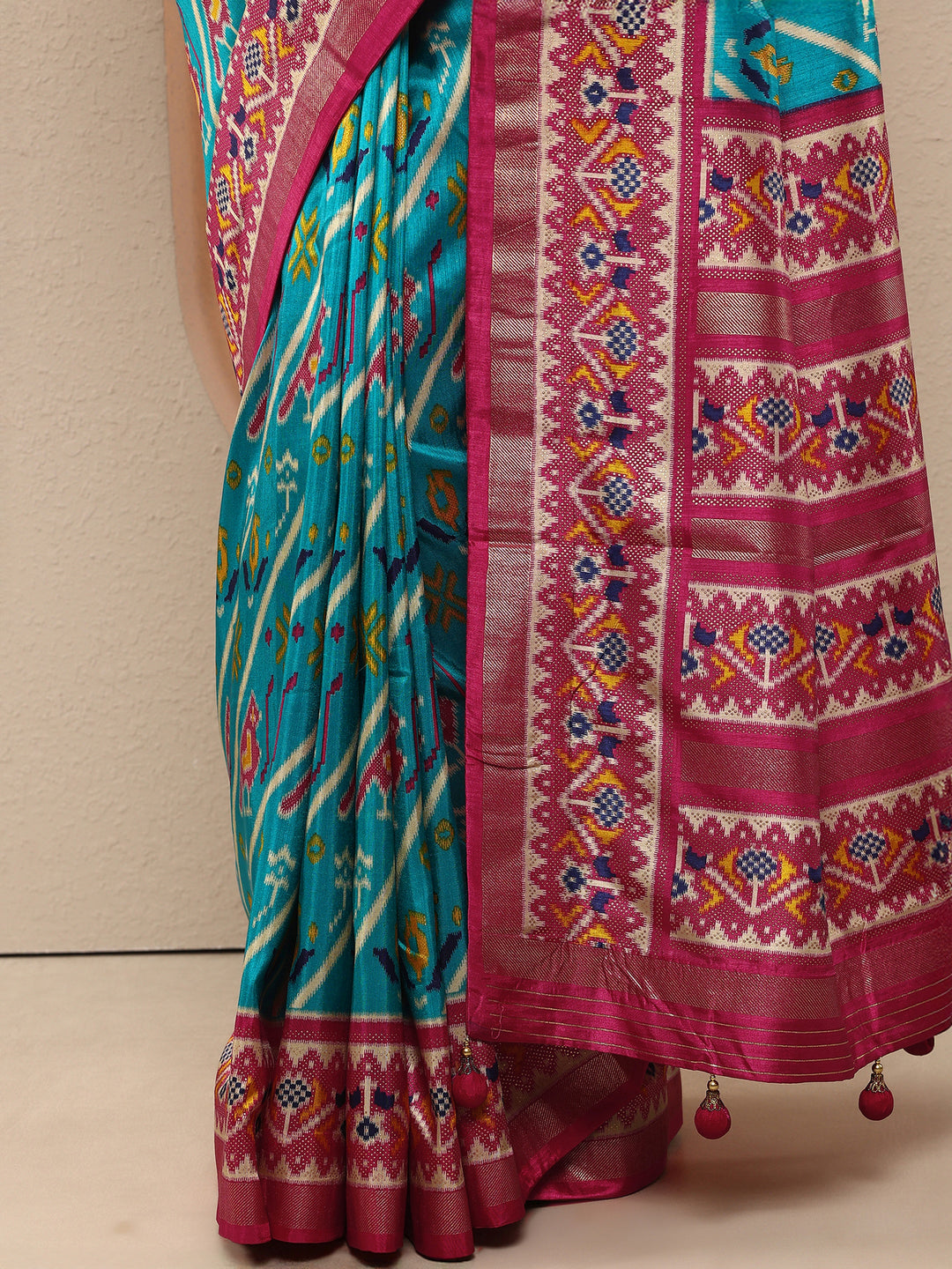  Blue Tribal Printed Silk Blend Saree With Unstitched Blouse Piece 