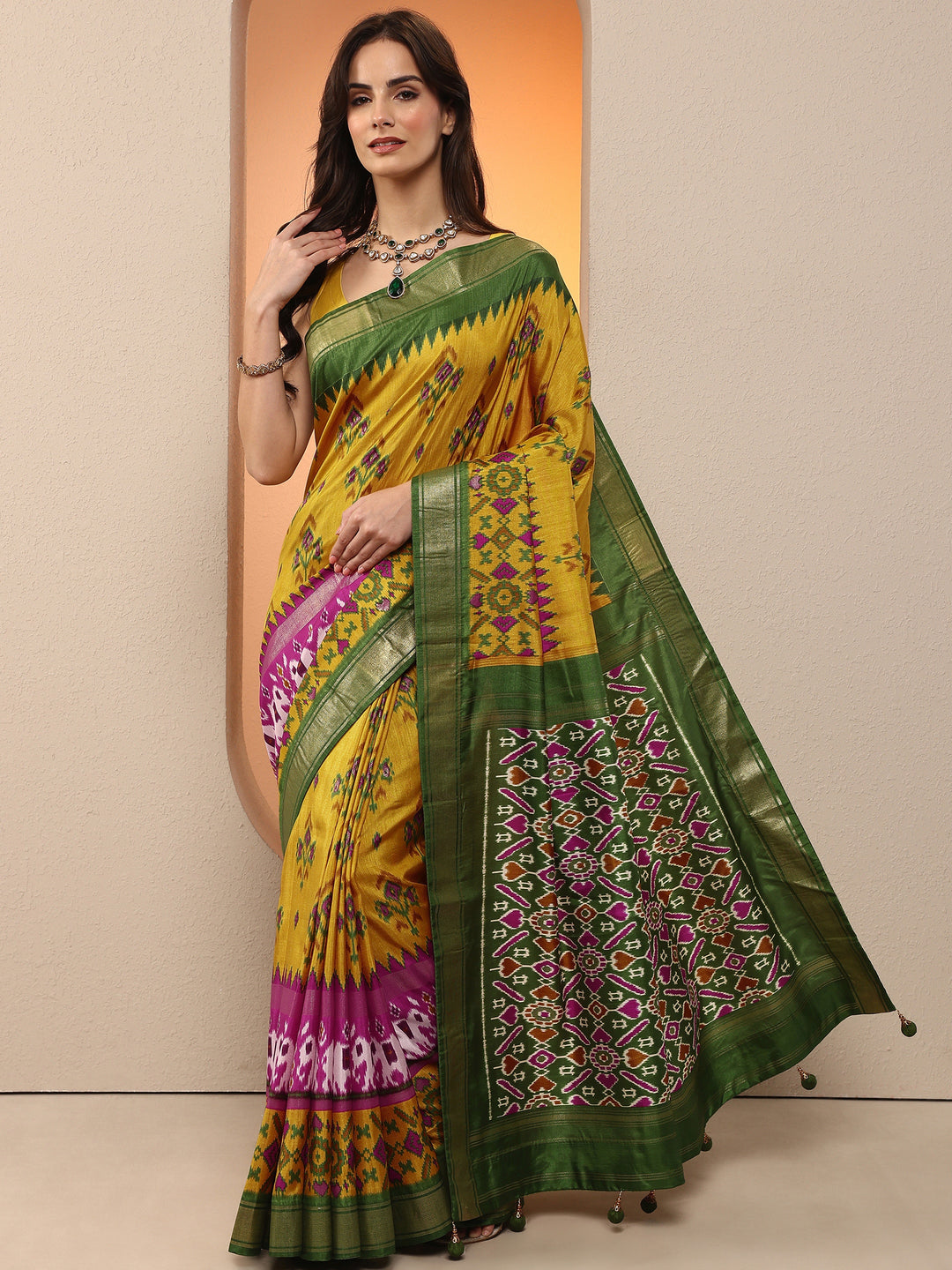  Yellow Printed Silk Blend Saree With Unstitched Blouse Piece 