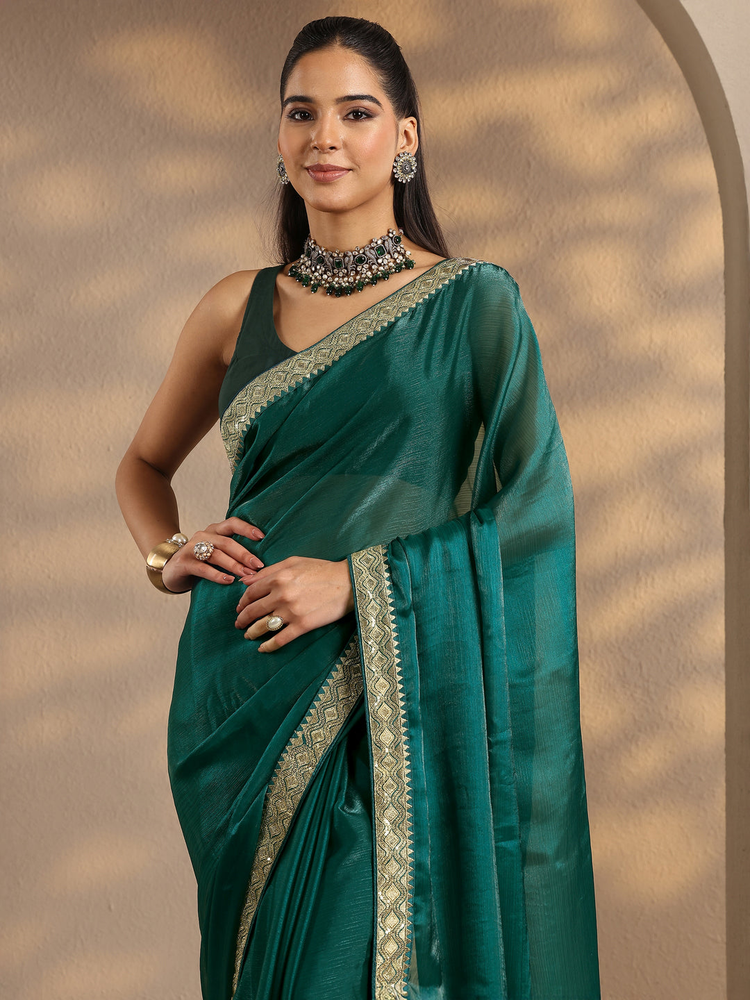  Green Solid Silk Blend Saree With Unstitched Blouse Piece 