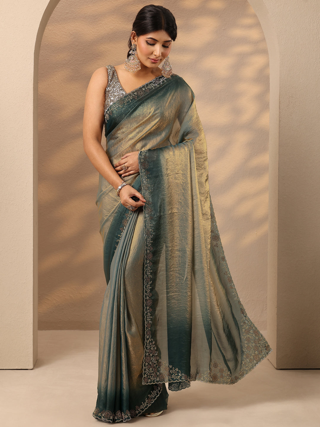  Green Solid Silk Blend Saree With Unstitched Blouse Piece 