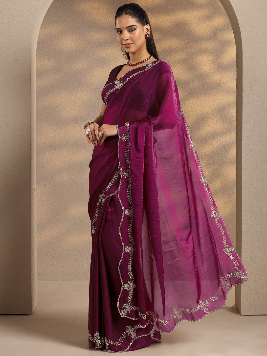  Magenta Solid Silk Blend Saree With Unstitched Blouse Piece 