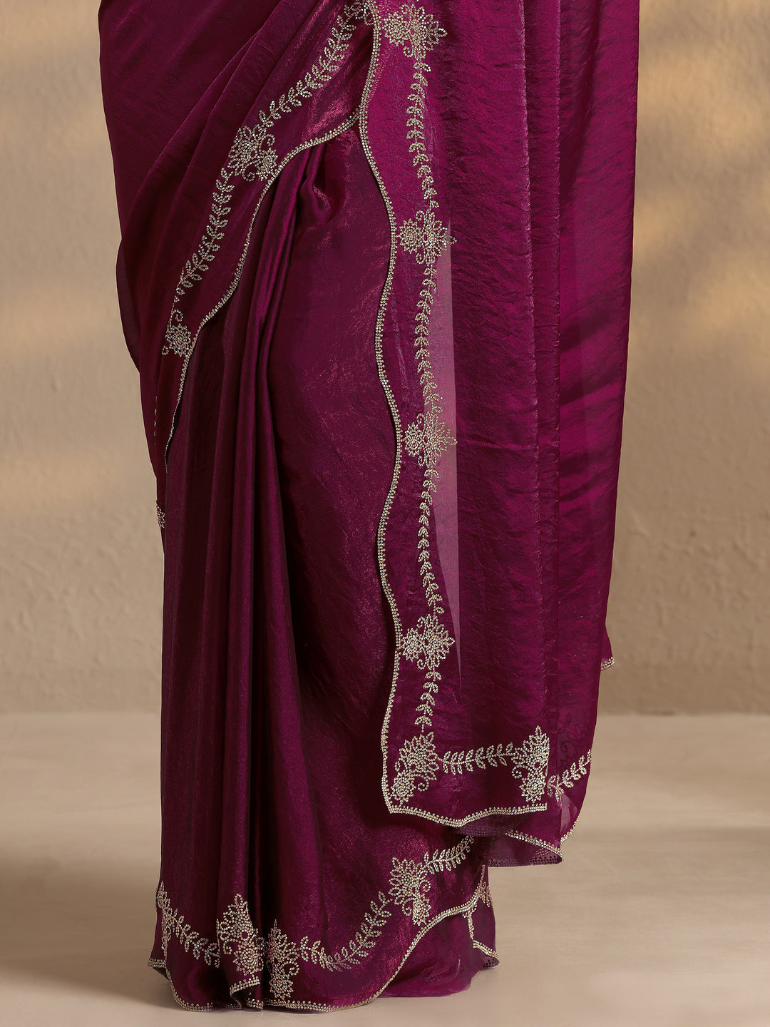  Magenta Solid Silk Blend Saree With Unstitched Blouse Piece 