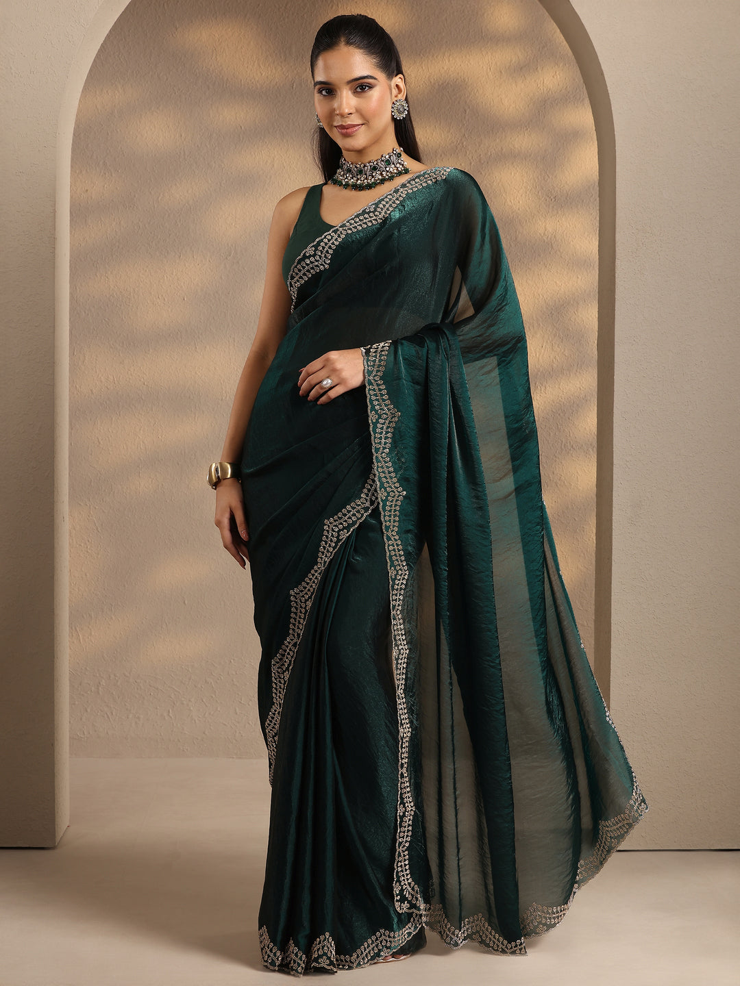  Green Solid Silk Blend Saree With Unstitched Blouse Piece 
