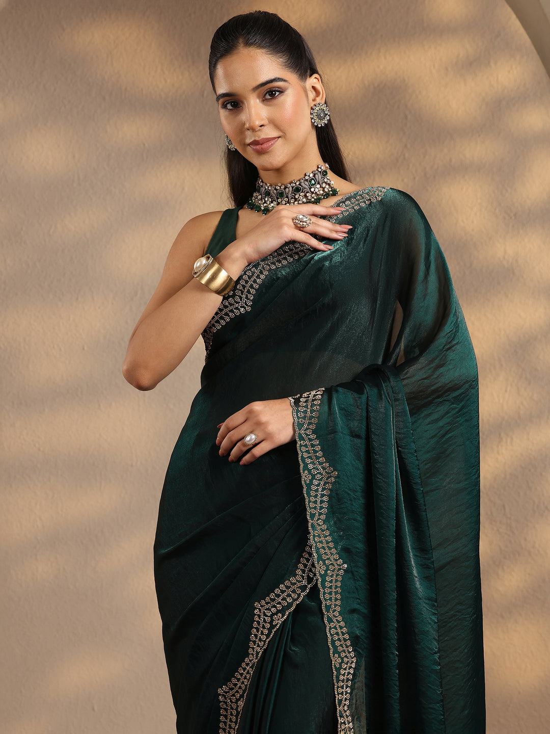  Green Solid Silk Blend Saree With Unstitched Blouse Piece 