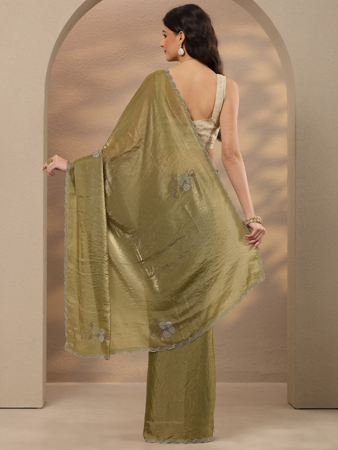  Green Embellished Silk Blend Saree With Unstitched Blouse Piece 