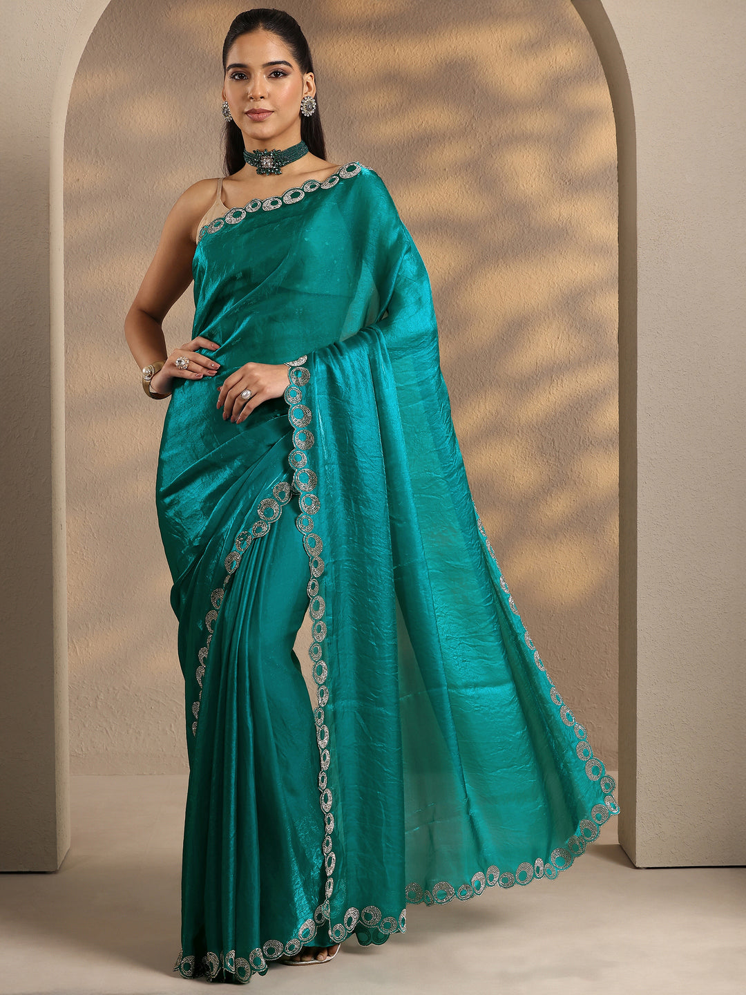  Green Solid Silk Blend Saree With Unstitched Blouse Piece 