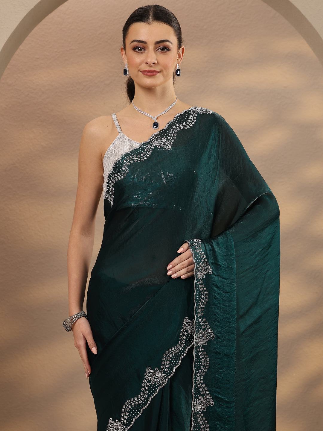  Green Solid Silk Blend Saree With Unstitched Blouse Piece 