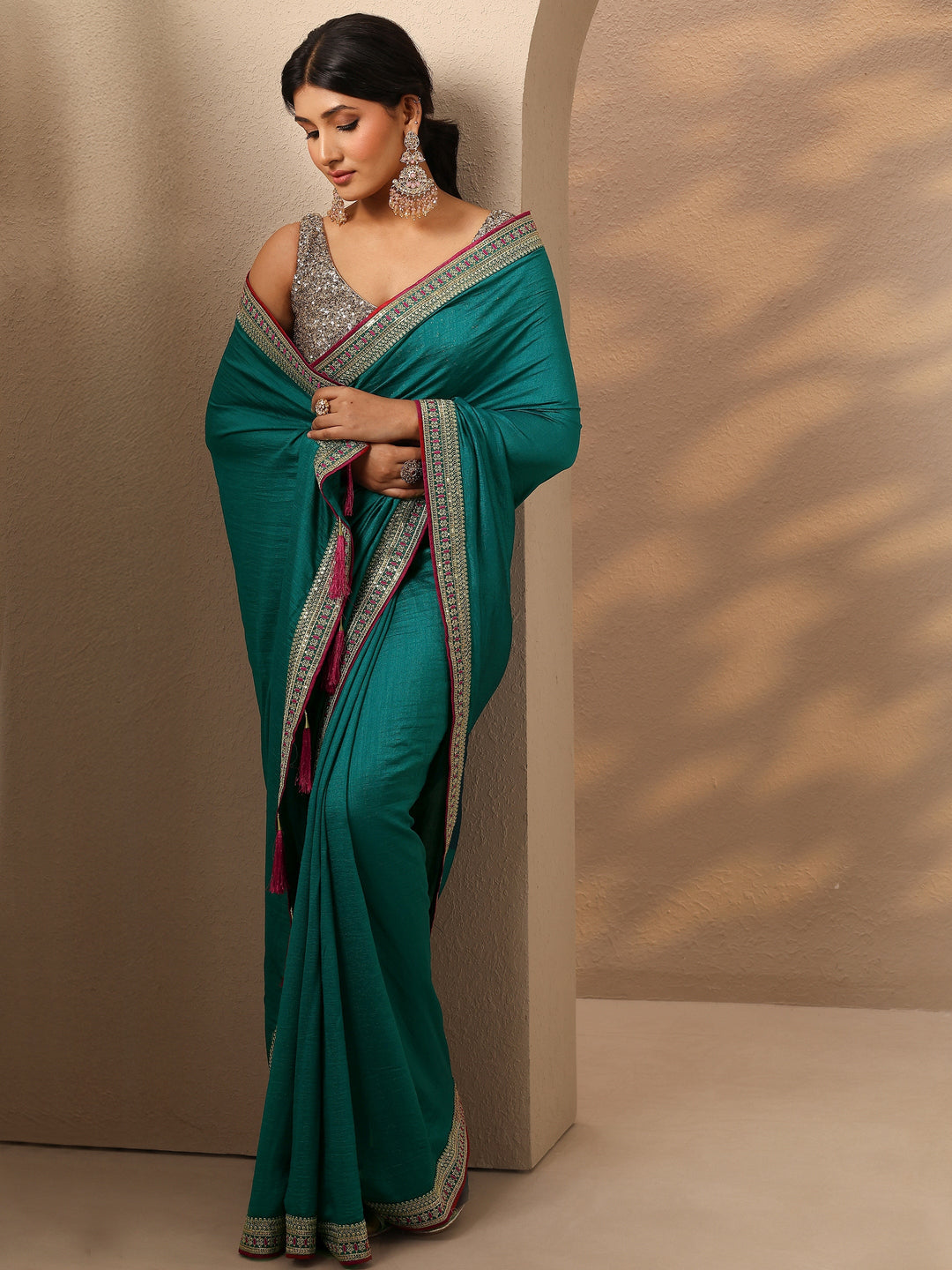  Teal Solid Silk Blend Saree With Unstitched Blouse Piece 