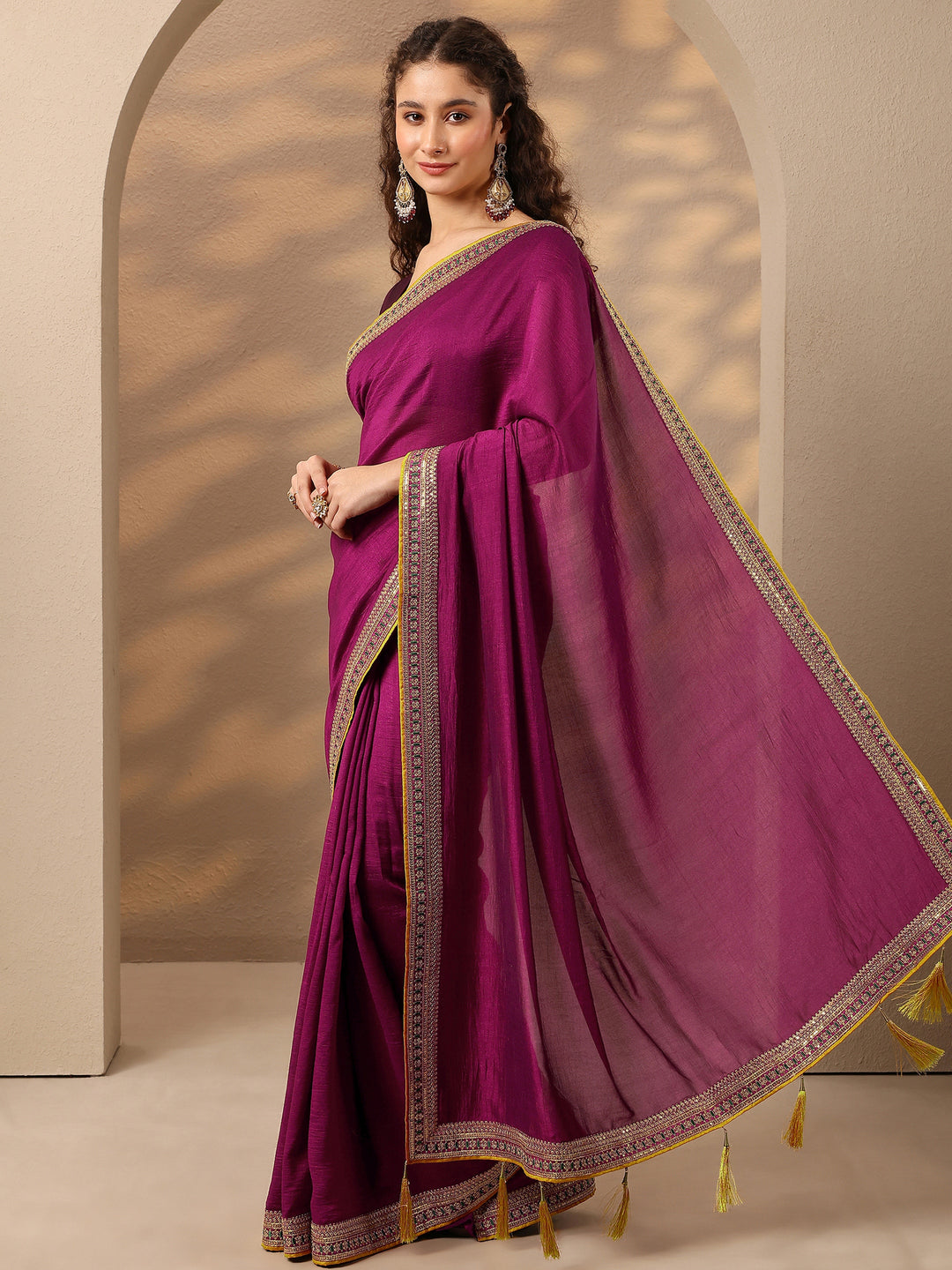  Magenta Solid Silk Blend Saree With Unstitched Blouse Piece 