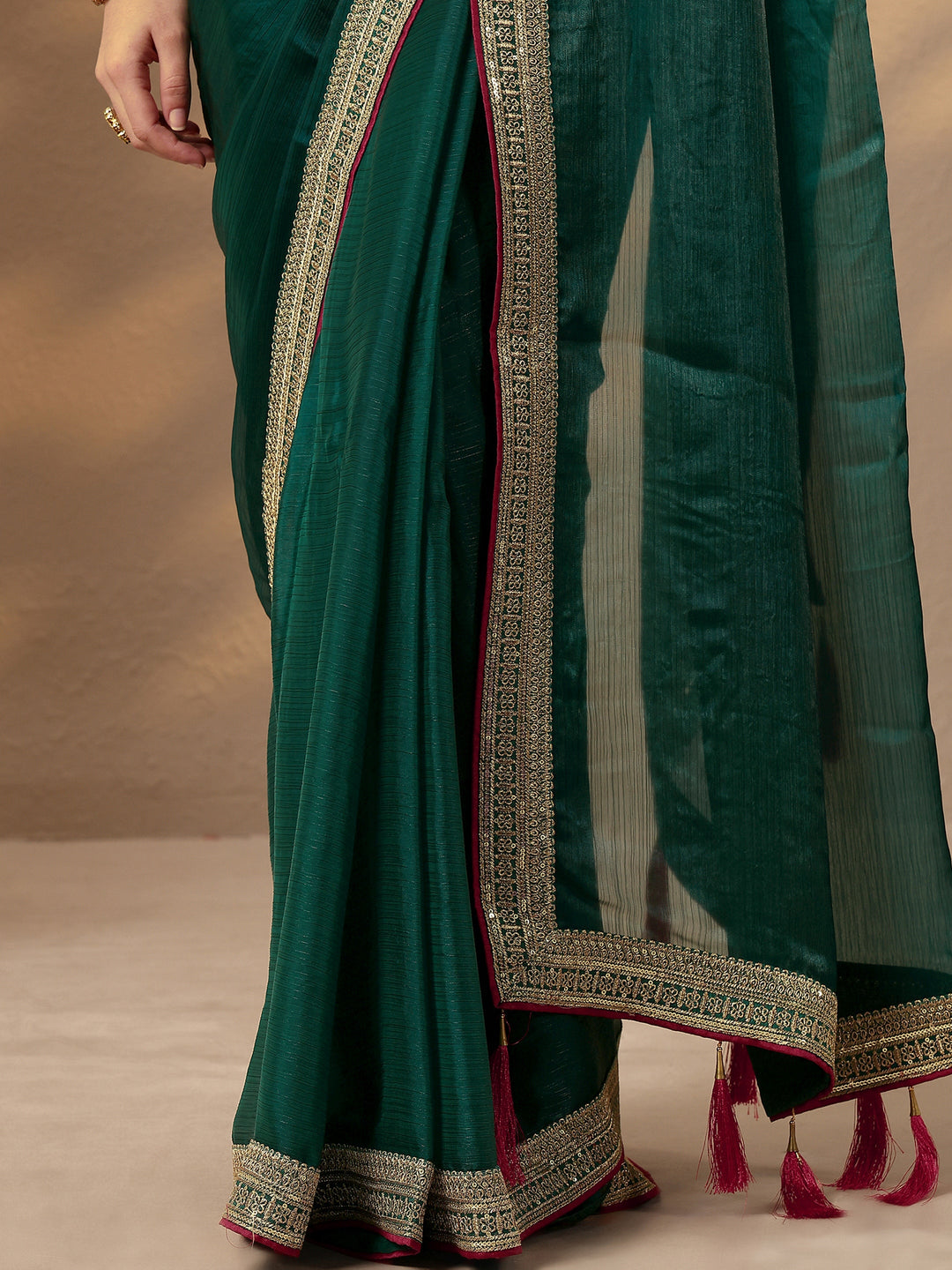  Green Solid Silk Blend Saree With Unstitched Blouse Piece 