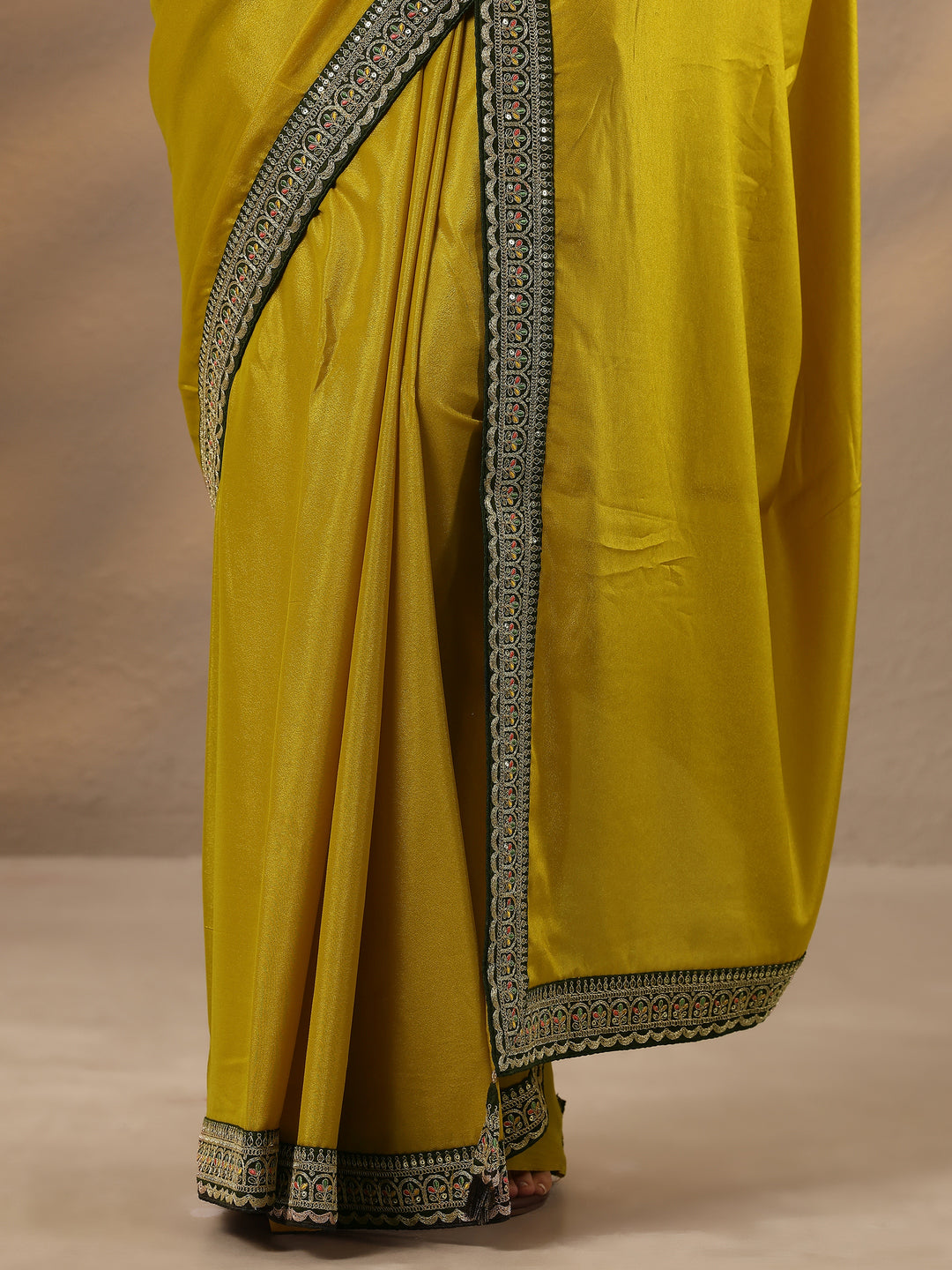  Yellow Solid Silk Blend Saree With Unstitched Blouse Piece 