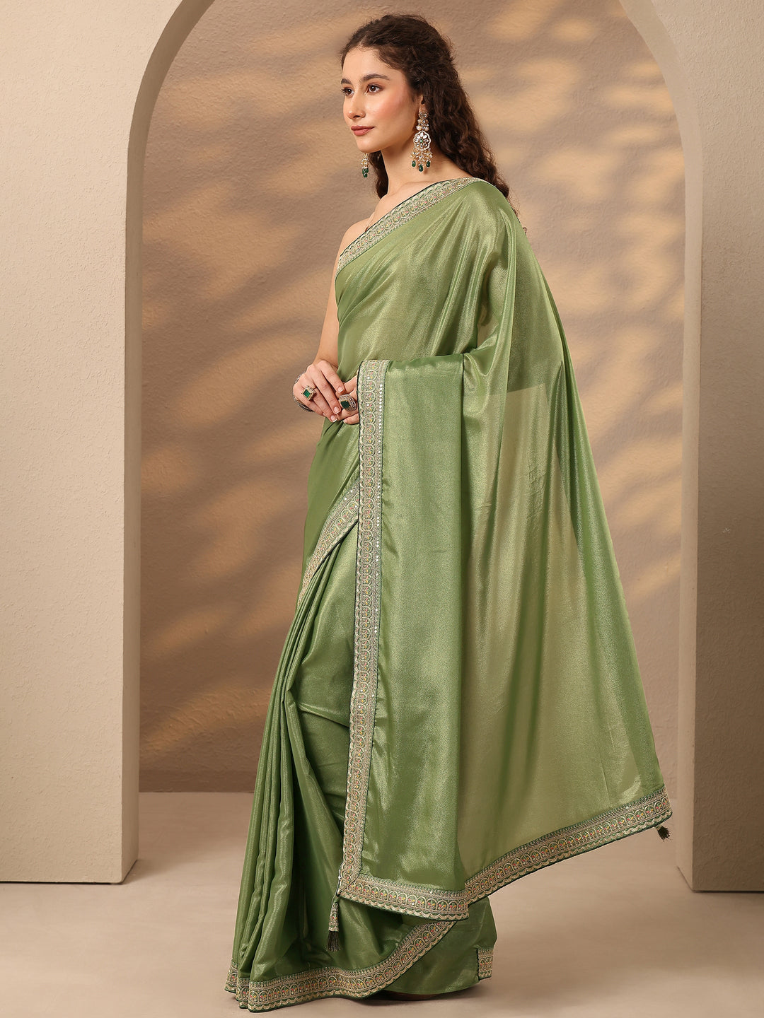  Green Solid Silk Blend Saree With Unstitched Blouse Piece 