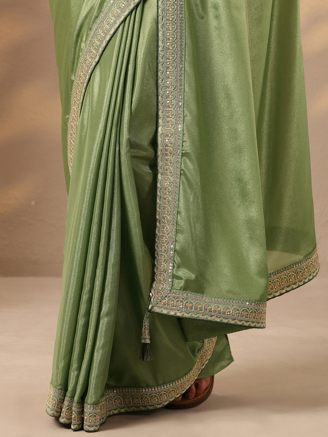  Green Solid Silk Blend Saree With Unstitched Blouse Piece 