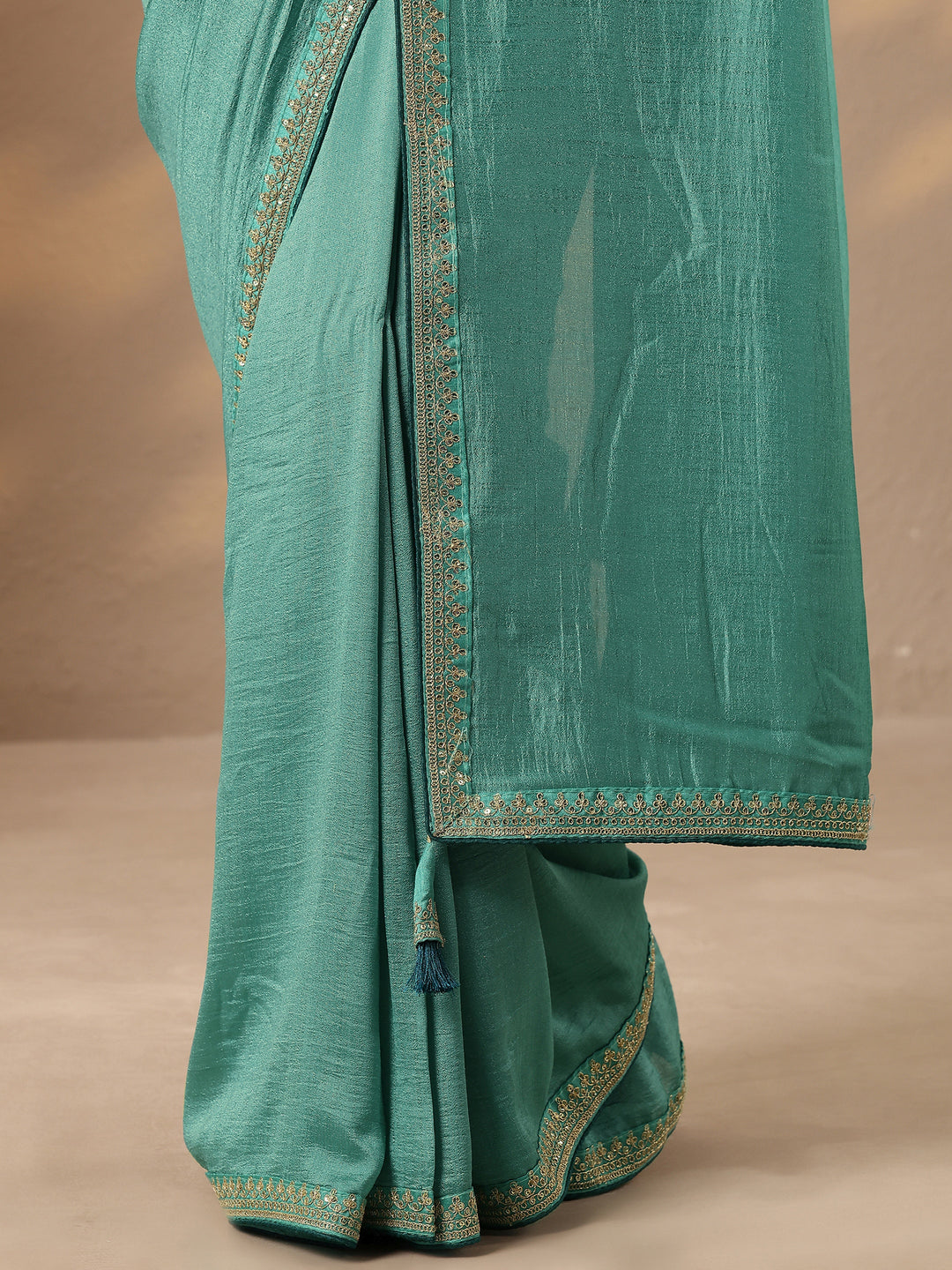  Green Solid Silk Blend Saree With Unstitched Blouse Piece 