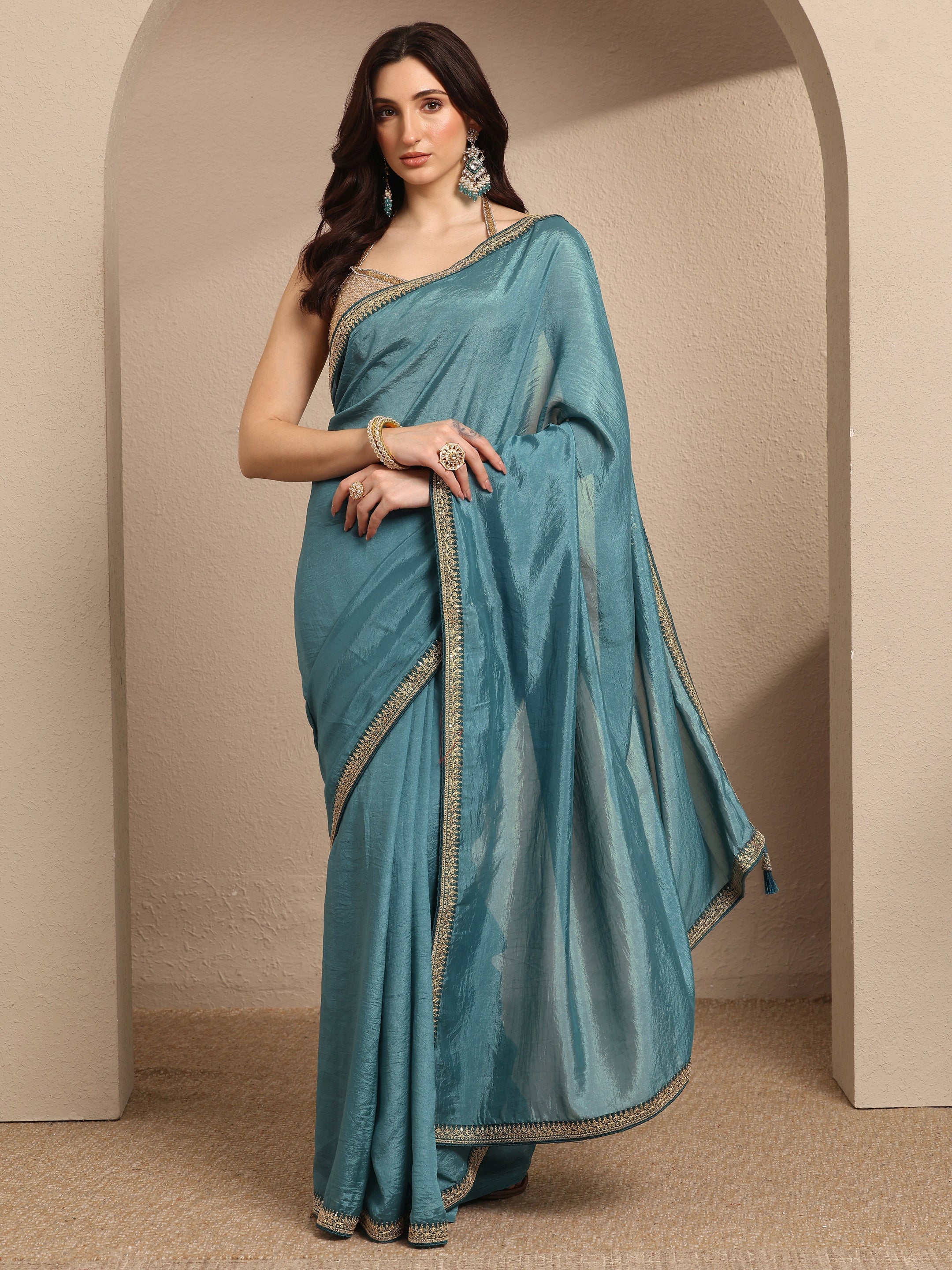 libas Blue Solid Silk Blend Saree With Unstitched Blouse Piece-picture-45