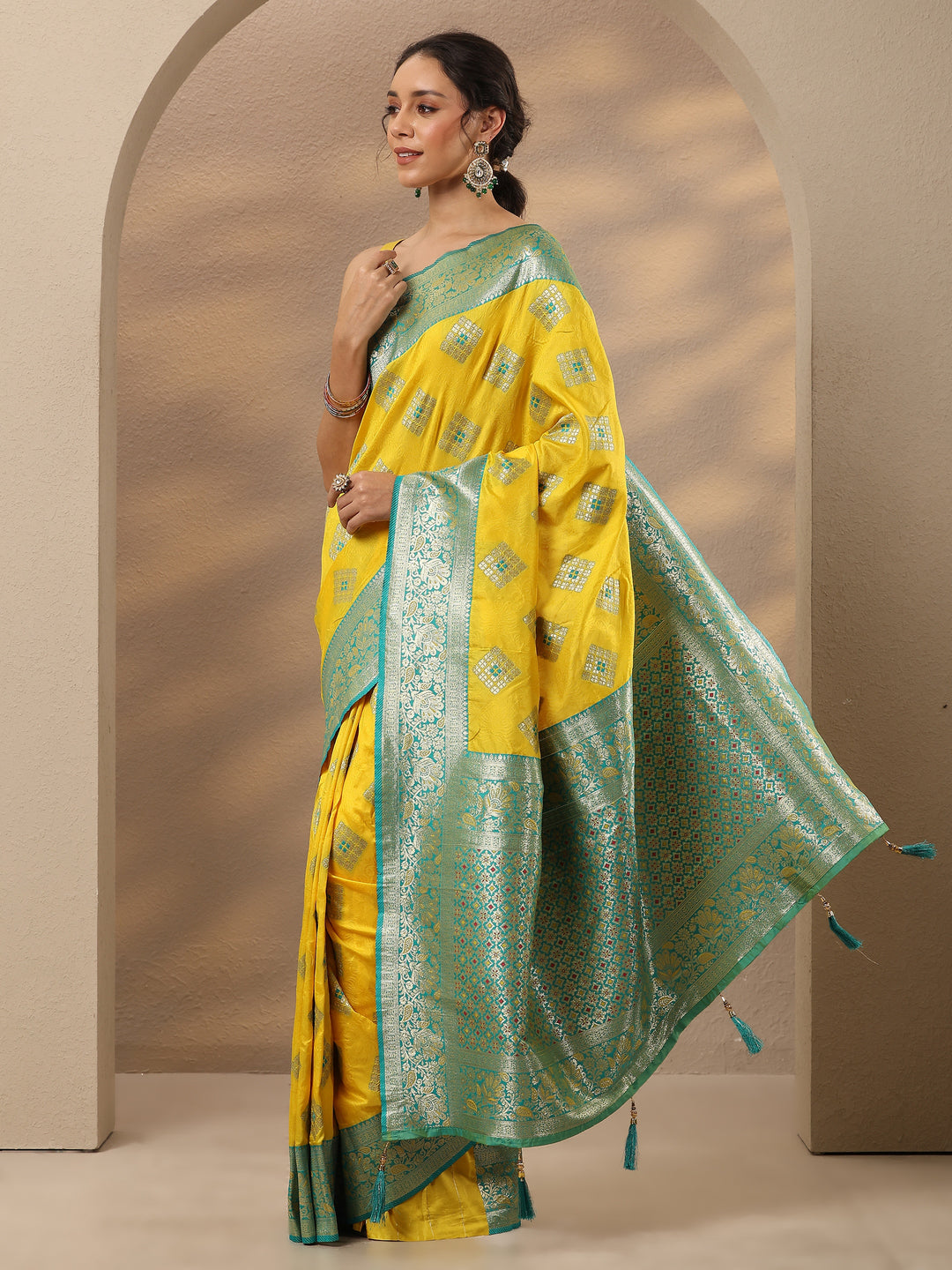  Yellow Geometric Woven Design Silk Blend Saree With Unstitched Blouse Piece 