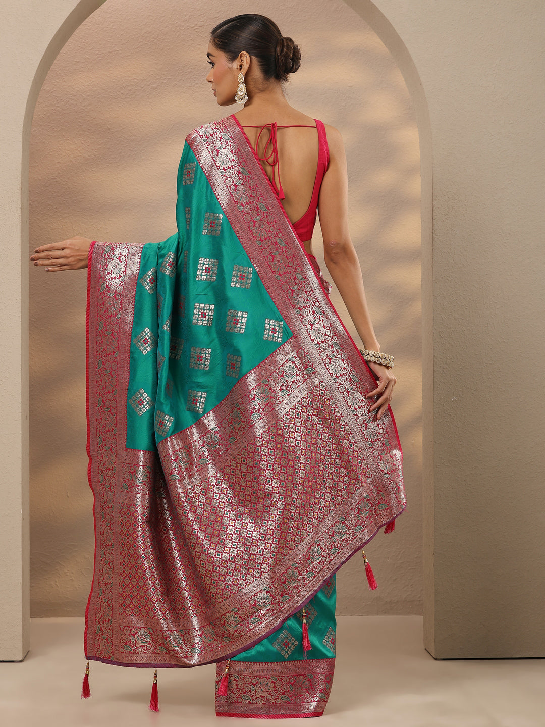  Green Geometric Woven Design Silk Blend Saree With Unstitched Blouse Piece 