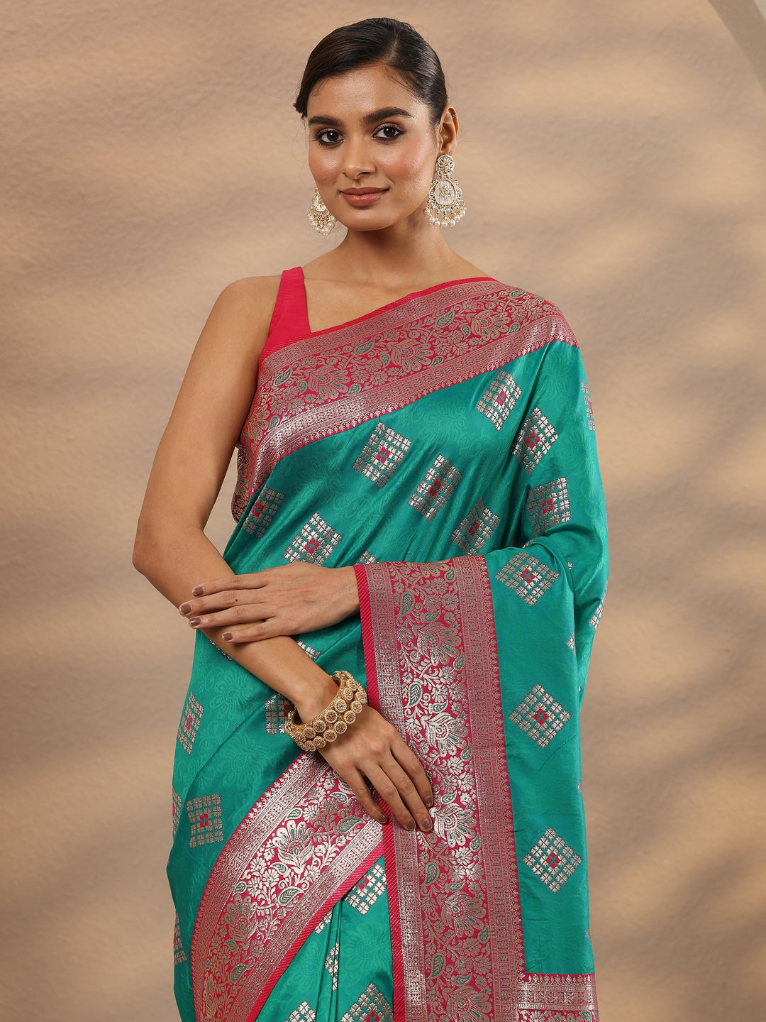  Green Geometric Woven Design Silk Blend Saree With Unstitched Blouse Piece 
