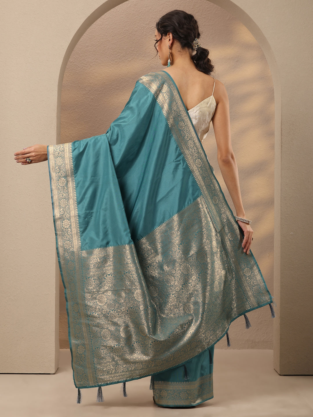  Blue Solid Silk Blend Saree With Unstitched Blouse Piece 