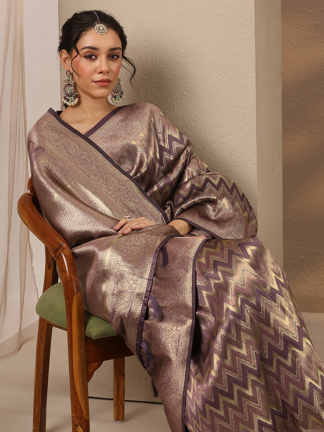  Mauve Chevron Woven Design Silk Blend Saree With Unstitched Blouse Piece 
