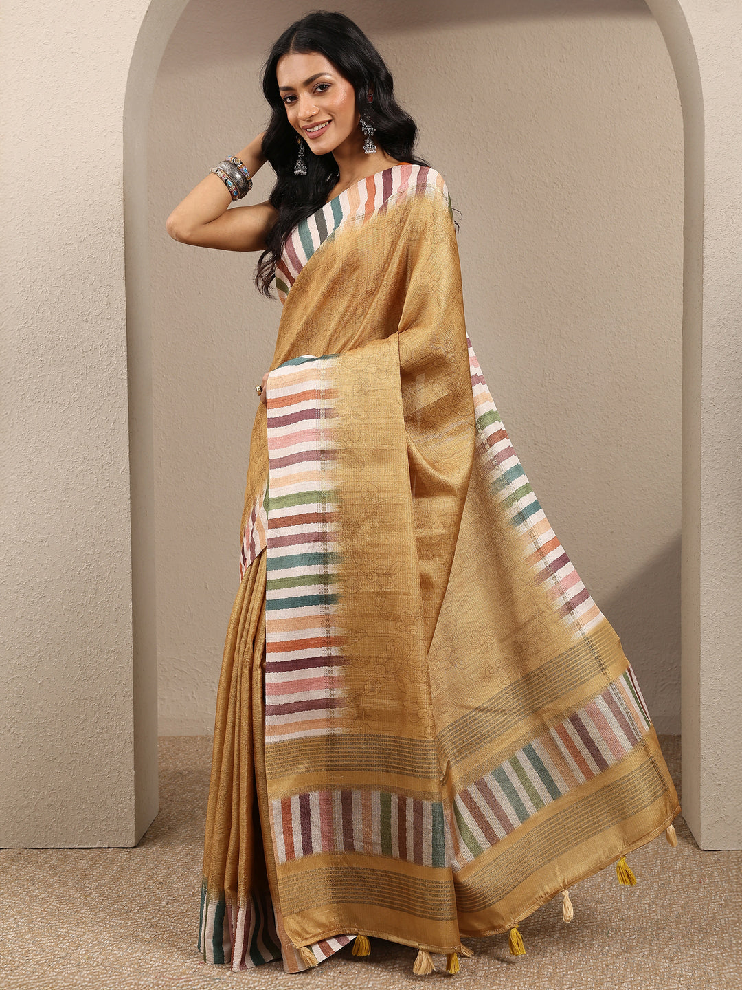  Yellow Printed Silk Blend Saree With Unstitched Blouse Piece 