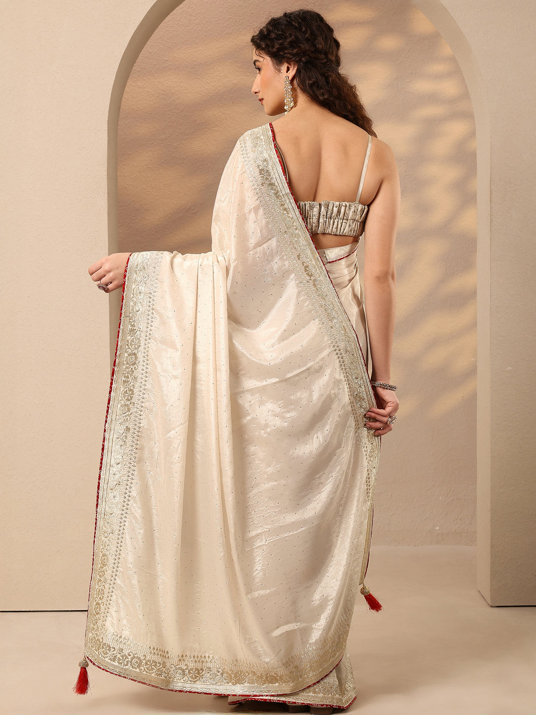  Cream Embellished Silk Blend Saree With Unstitched Blouse Piece 